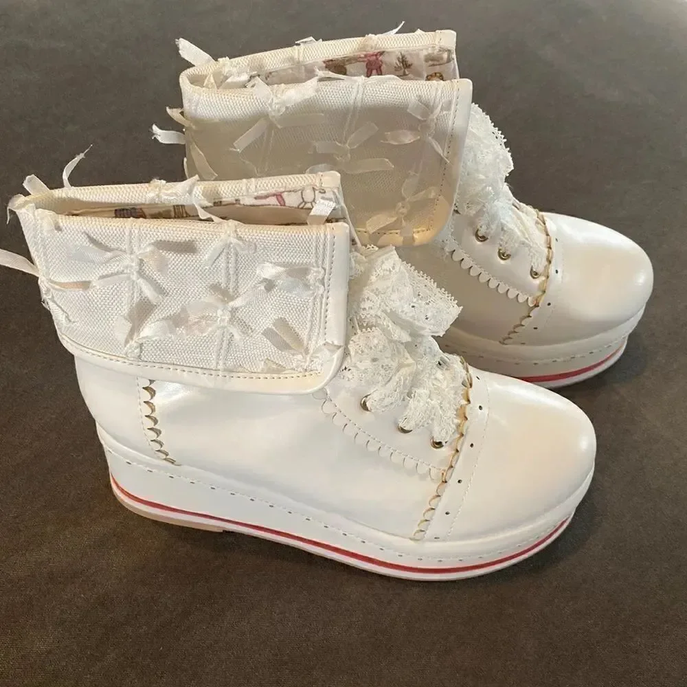 Women’s Platform Wedge Boots White Size EU 37 (6.5 US) NEW